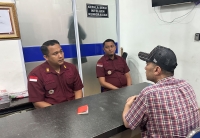 Imigrasi Batam Deportasi 2 WN Singapura Sebagai Tindak Lanjut Atas Operasi Jagratara Tahap III Pengawasan Orang Asing Tahun 2024
